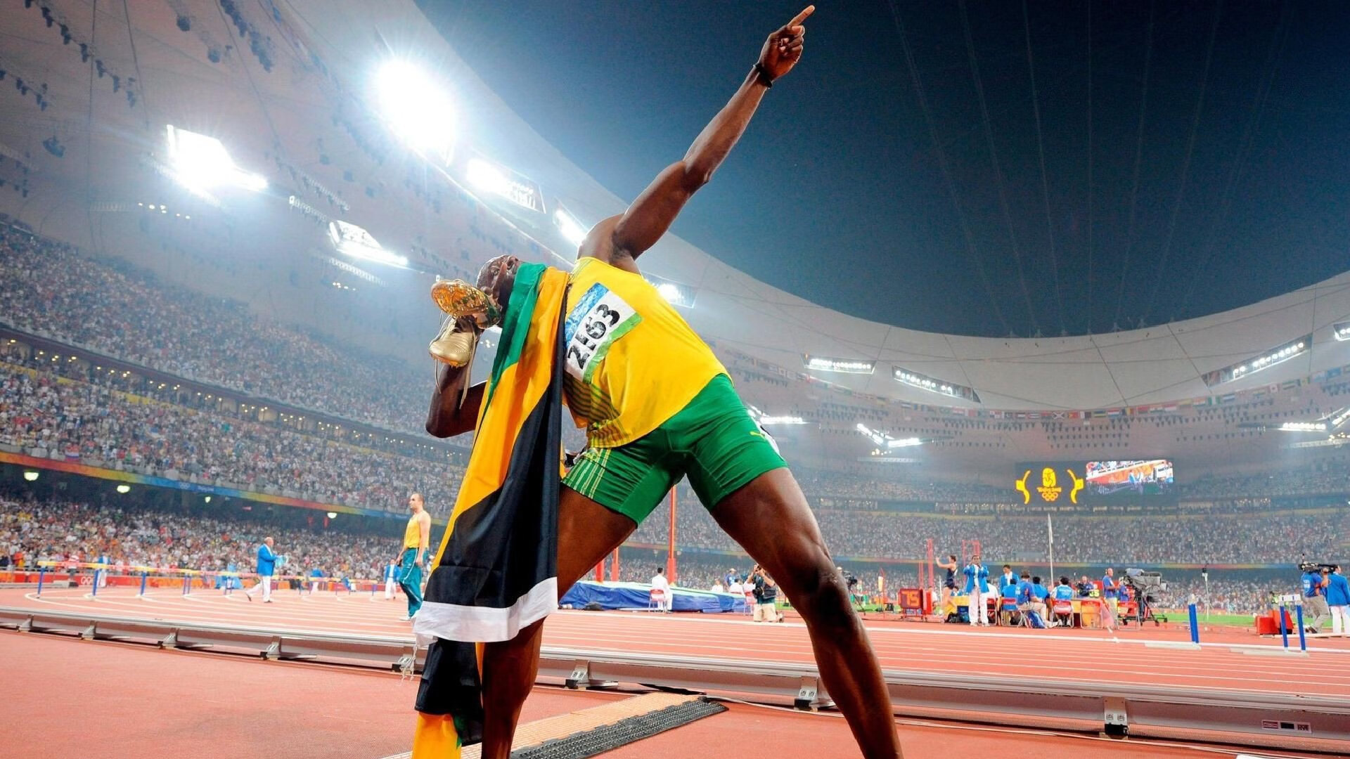 鹈鹕展翅翱翔，小贾伦统治级数据击溃步行者