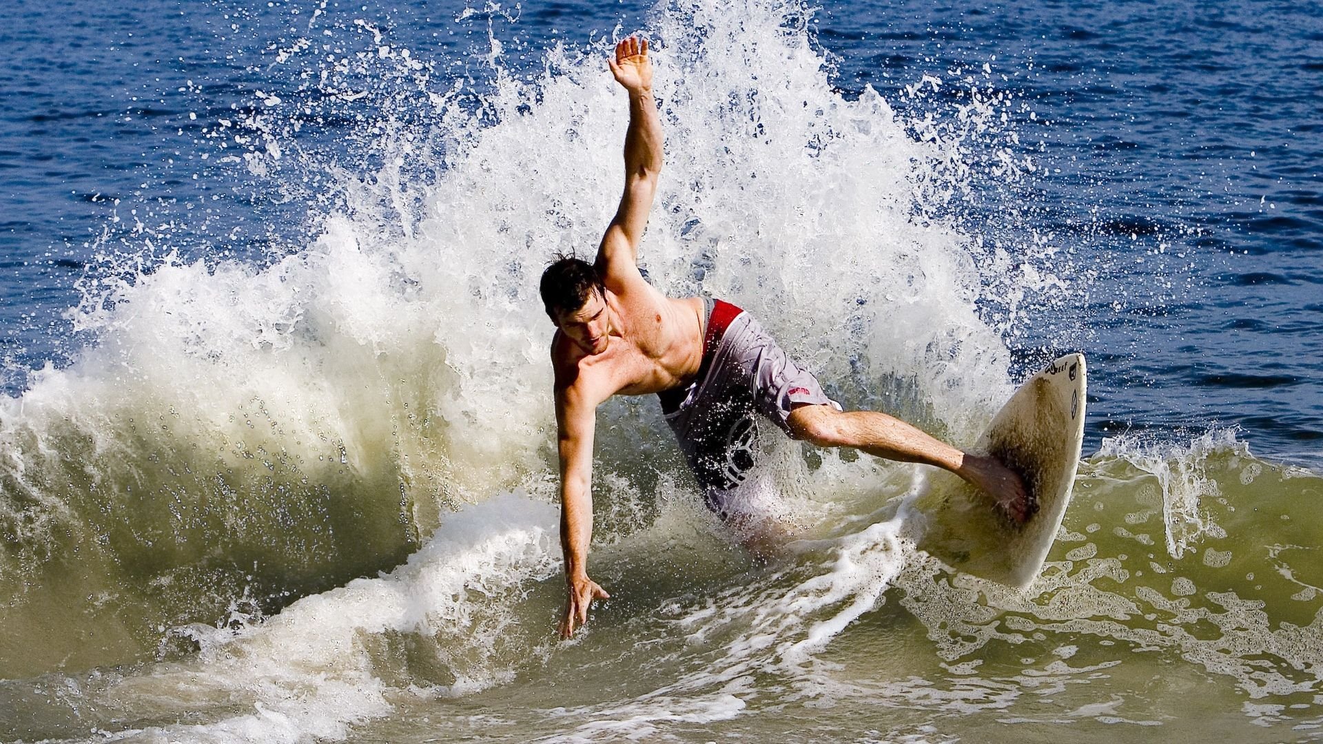 红土碾压草地？蒙特卡洛大师赛的商业狂潮与温网的贵族危机